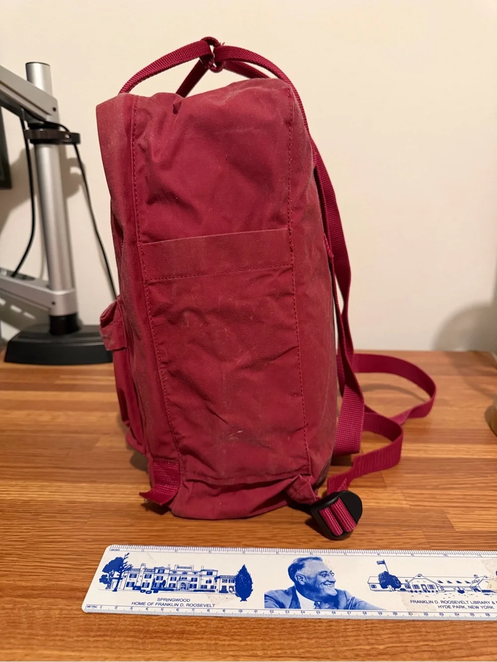 Fjallraven Kånken Backpack - Berry Red